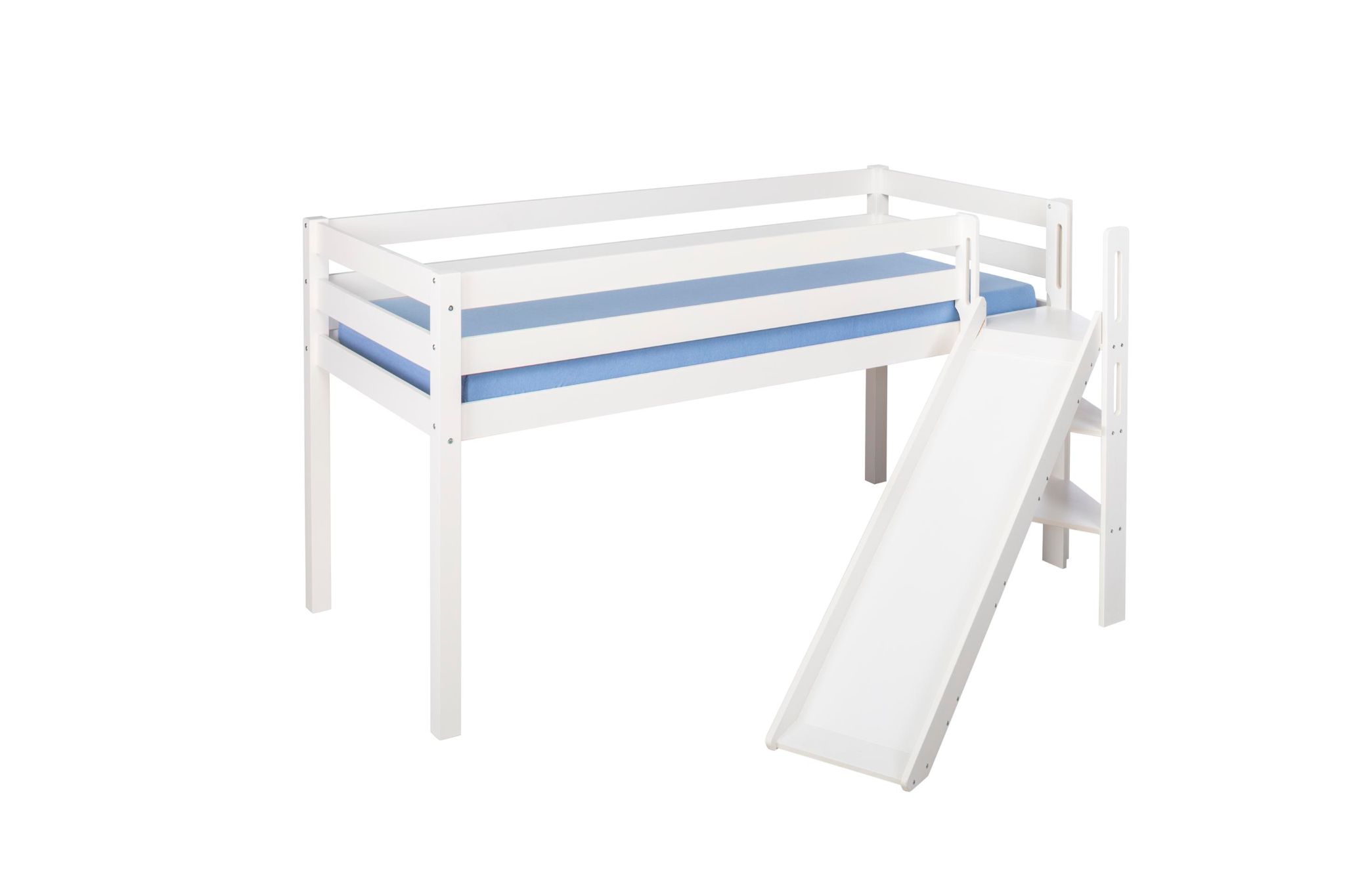 Hochbett mit schräger Rutsche